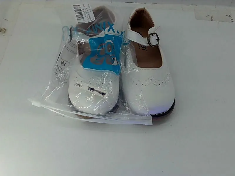 Girl's White Dress Shoes With Buckle Size 30 Pair of Shoes