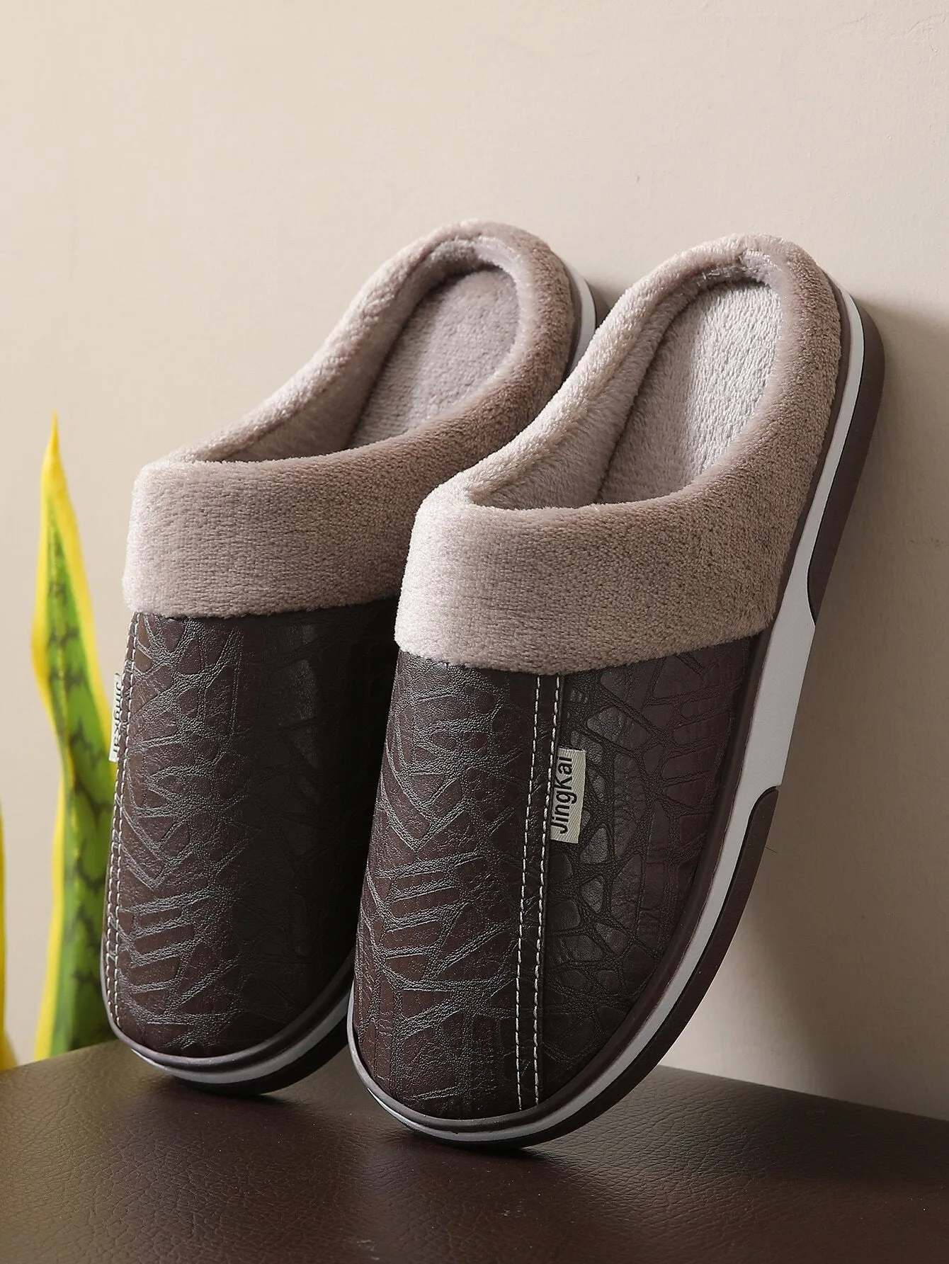 Men Letter Patch Decor Bedroom Slippers