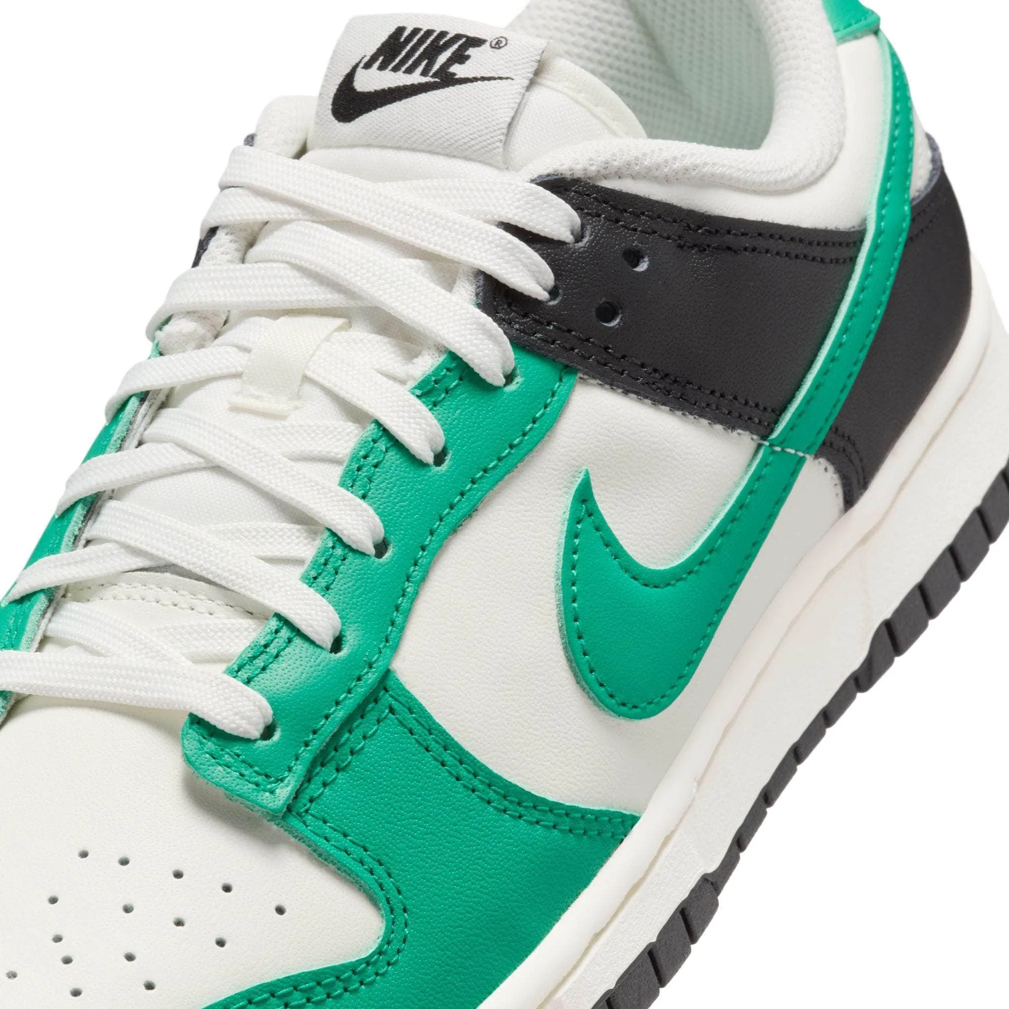 Nike Dunk Low Celtics - Women's