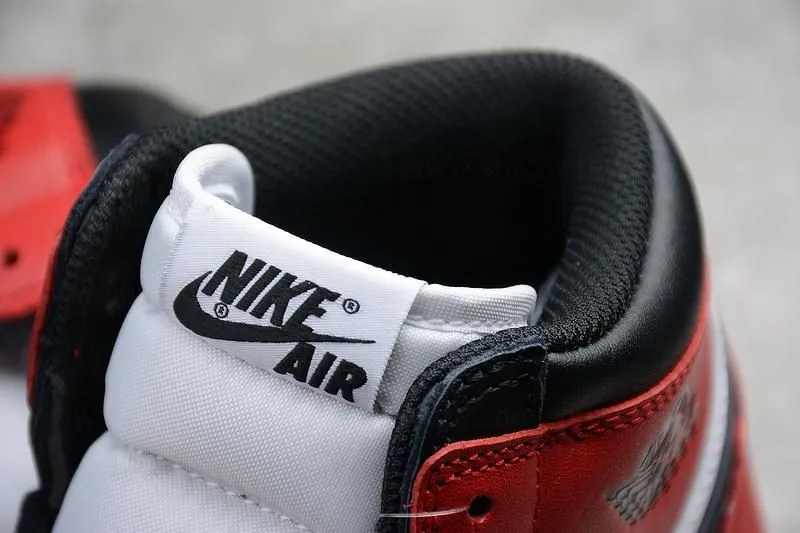 WMNS Air Jordan 1 AJ1 Retro High OG - Black Toe