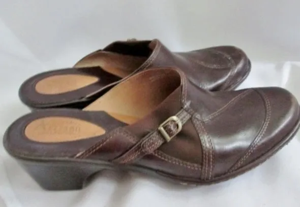 Womens CLARKS ARTISAN Clog Leather Shoe Slip on Loafer Mules 8 BROWN Buckle MOC